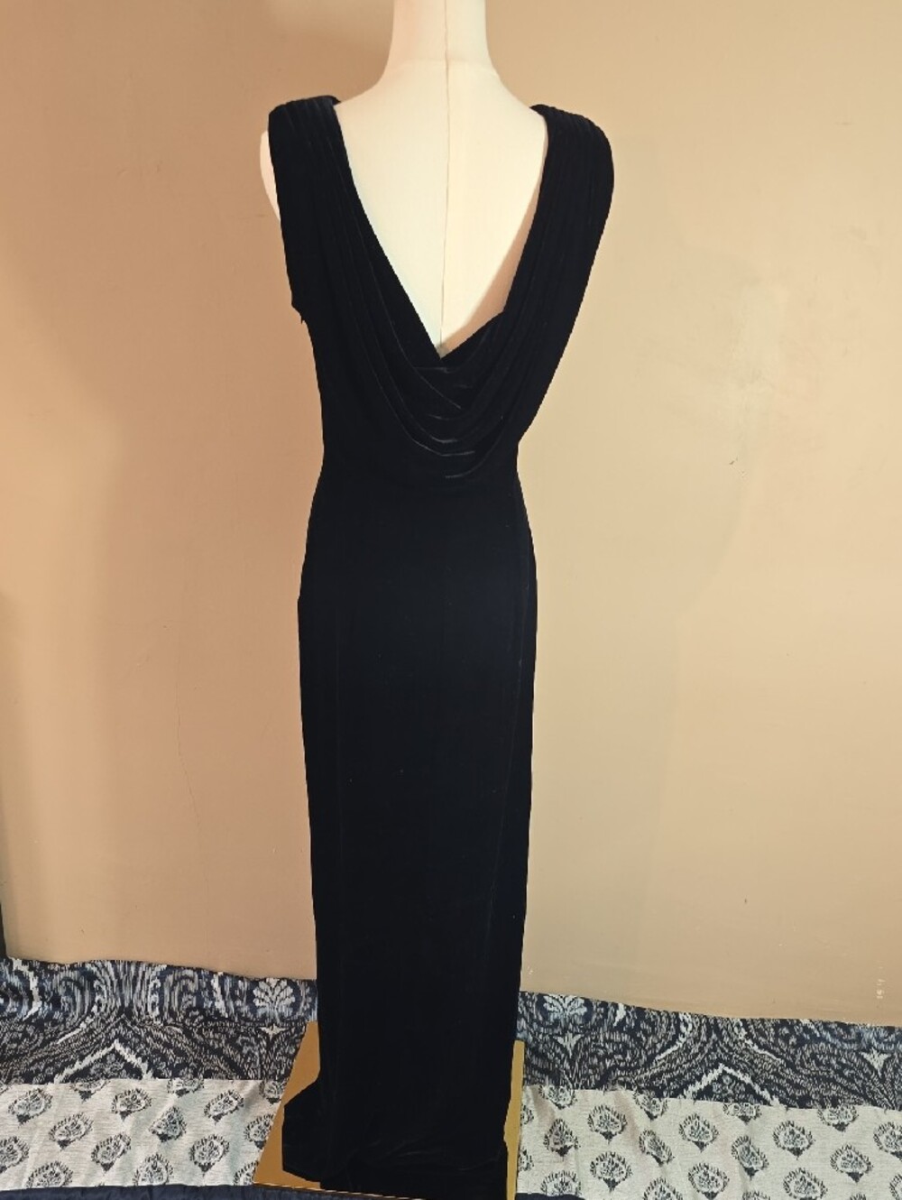 Betsy & Adam Black Velvet Cowl-Back Evening Gown - Picture 15 of 17